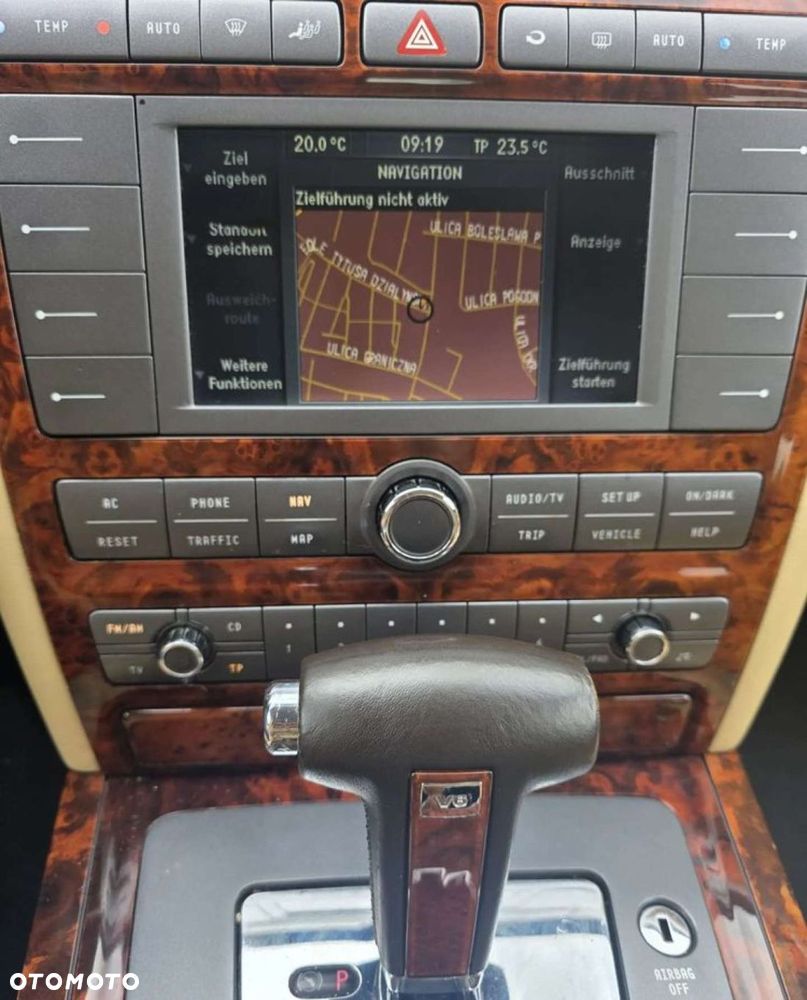 Volkswagen Phaeton - 7