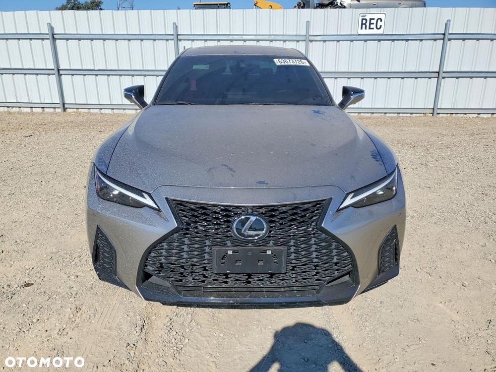 Lexus IS 200t - 5