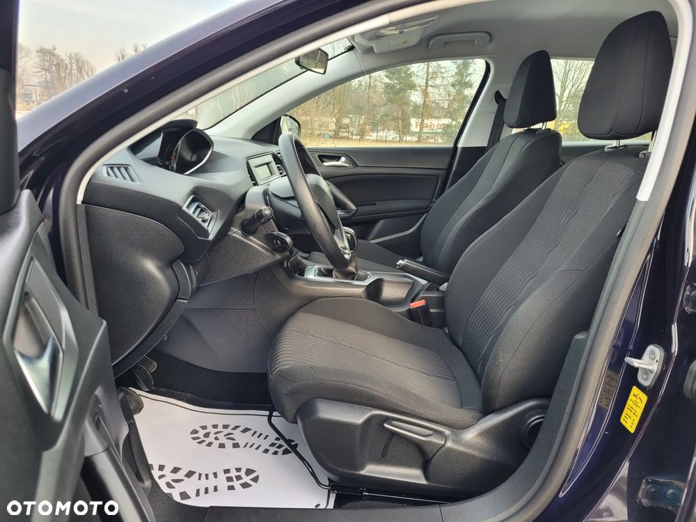 Peugeot 308 1.6 HDi Presence - 13