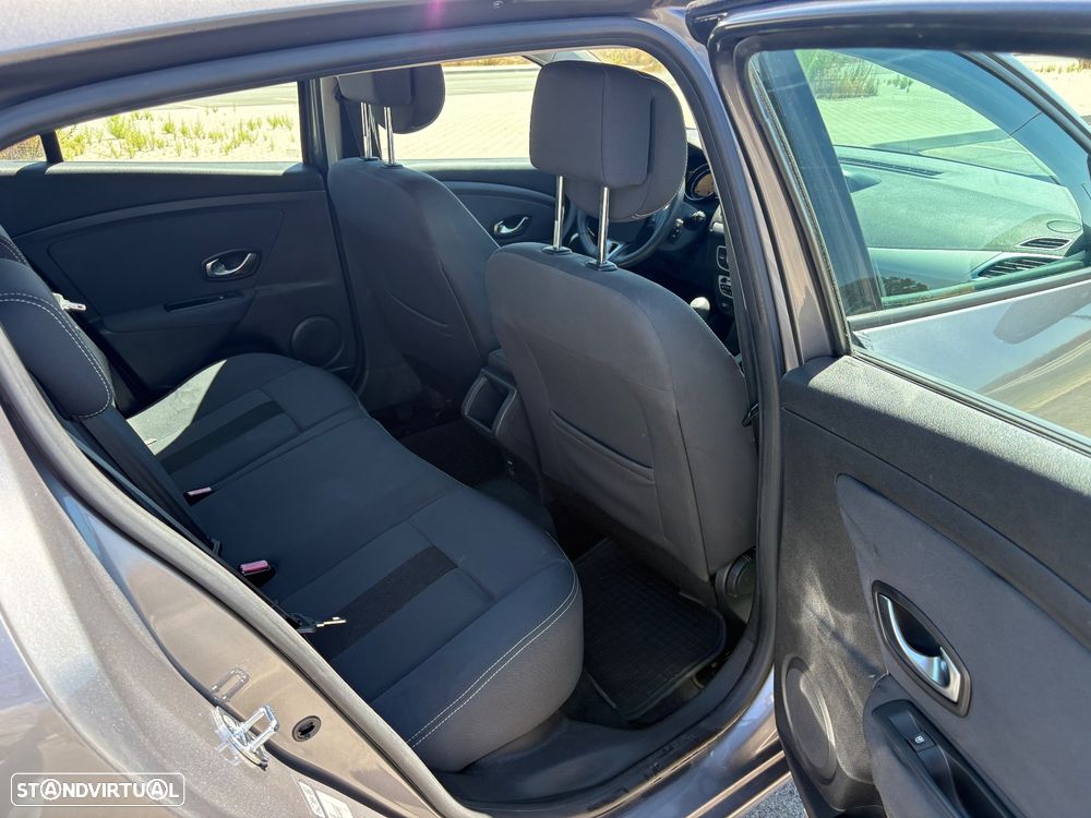 Renault Mégane dCi 110 FAP Dynamique - 21