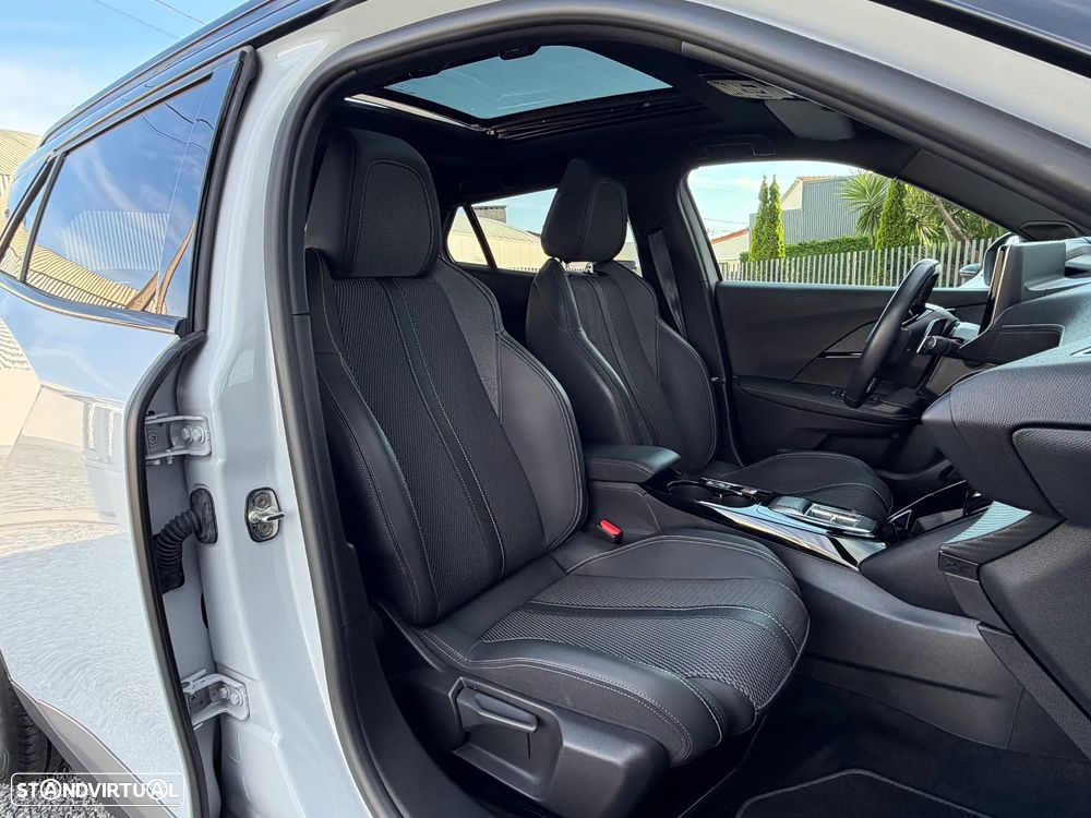 Peugeot 2008 1.2 PureTech GT EAT8 - 13