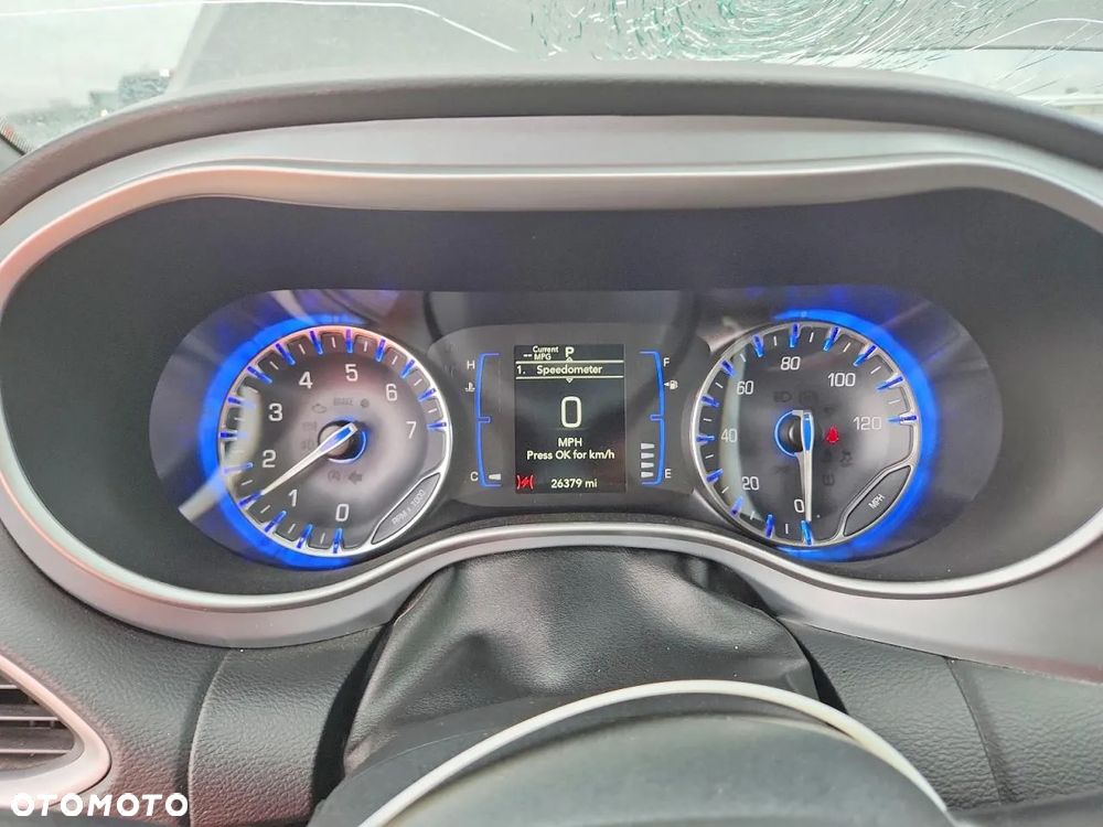 Chrysler Pacifica - 12
