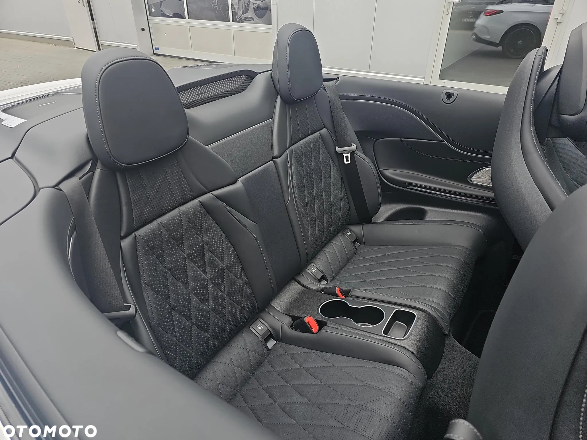 Mercedes-Benz CLE 300 4Matic Cabrio 9G-TRONIC - 25
