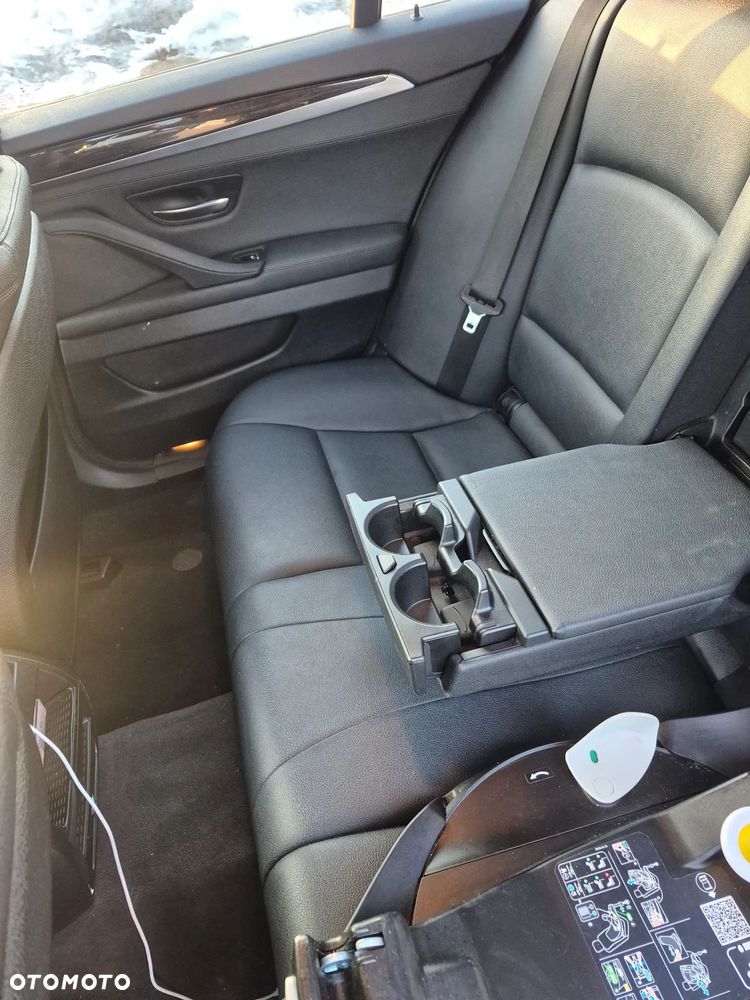 BMW Seria 5 528i Luxury Line - 8