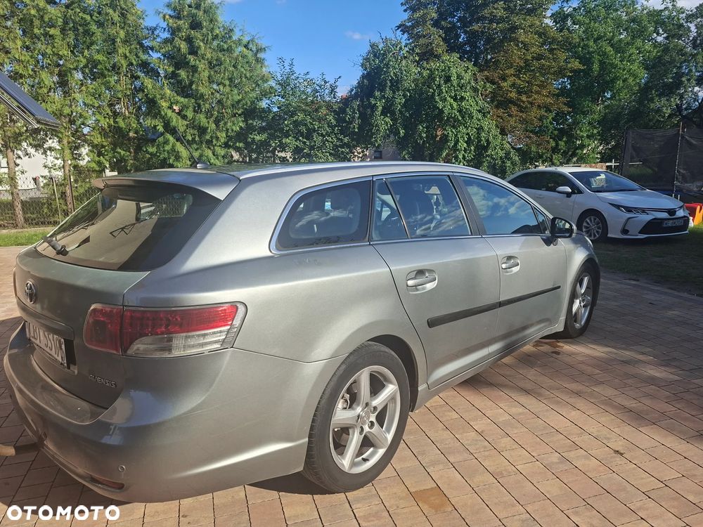 Toyota Avensis 2.0 D-4D Premium - 13
