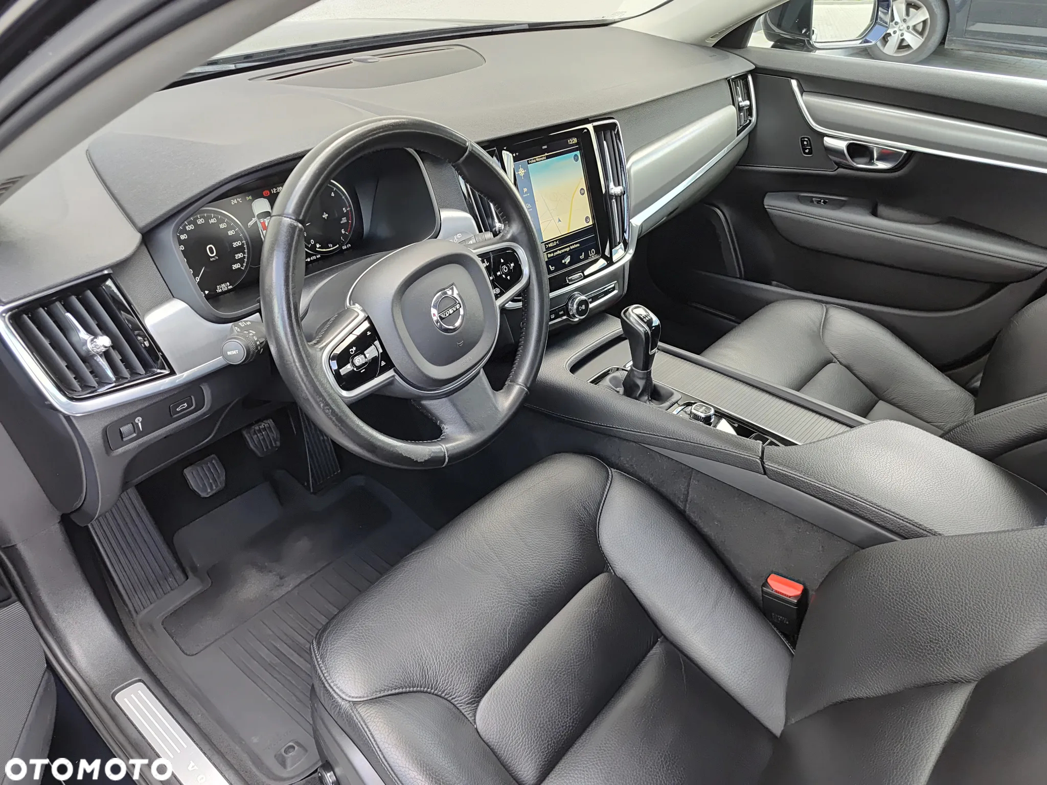Volvo V90 D3 Momentum - 8