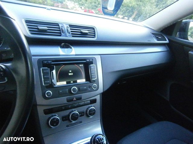 Volkswagen Passat 1.6 TDI BlueMotion Technology Comfortline - 8