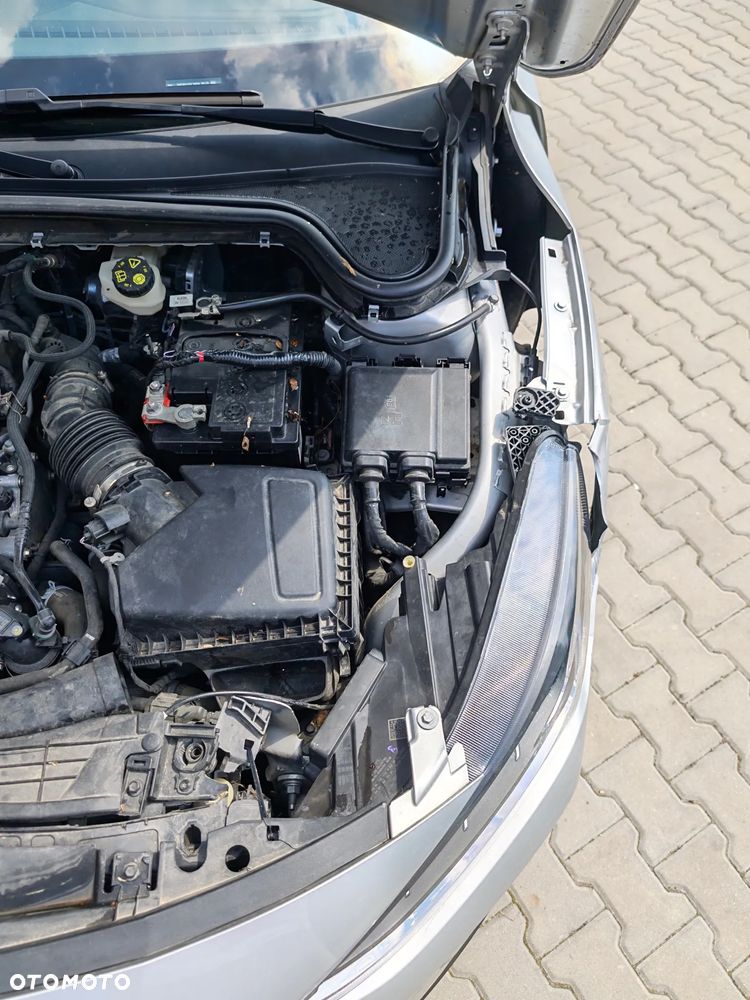 Ford Focus 1.0 EcoBoost Hybrid ACTIVE - 27