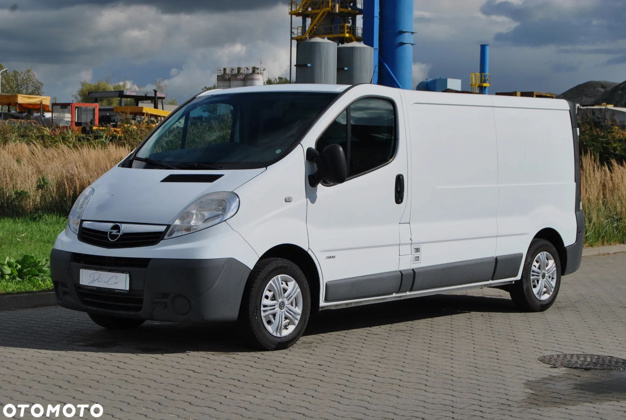 Opel Vivaro - 1