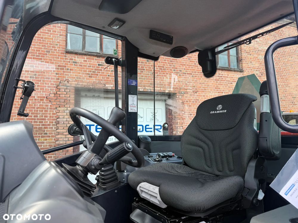 Kubota R082 - 22