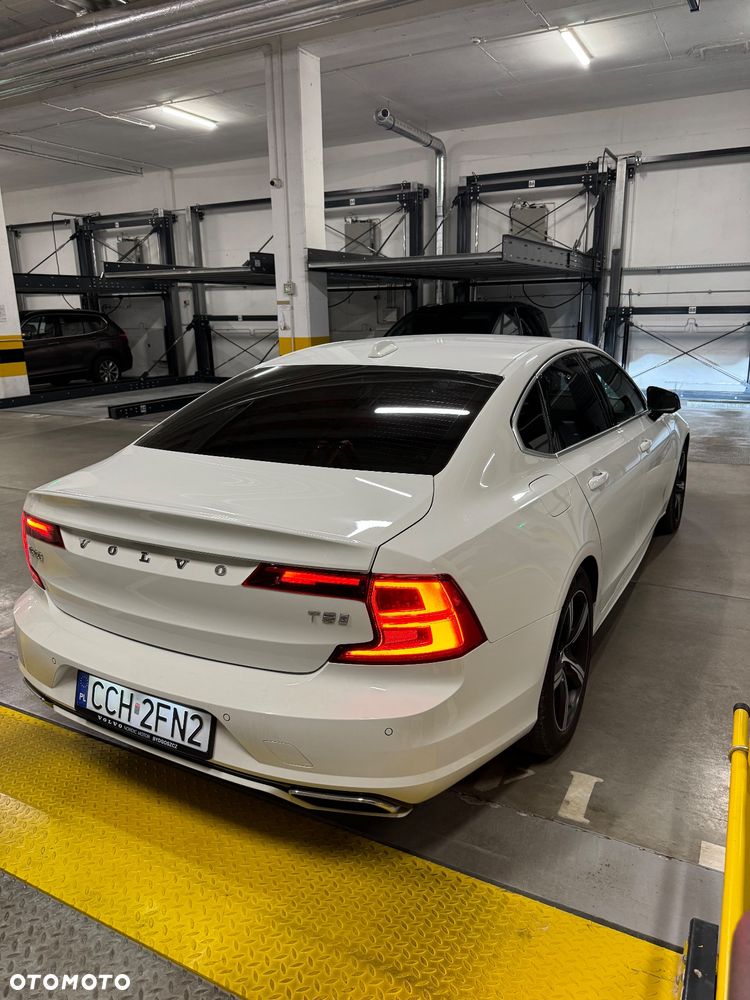 Volvo S90 T5 R-Design - 4