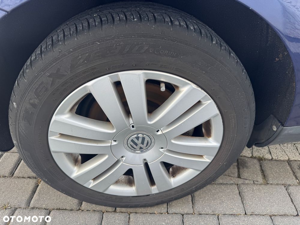 Volkswagen Passat 1.6 FSI Comfortline - 14