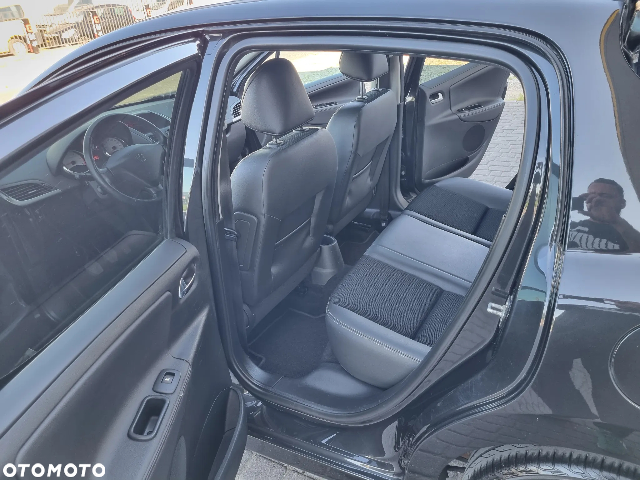 Peugeot 207 110 HDi FAP (Blue Lion) Platinum - 6