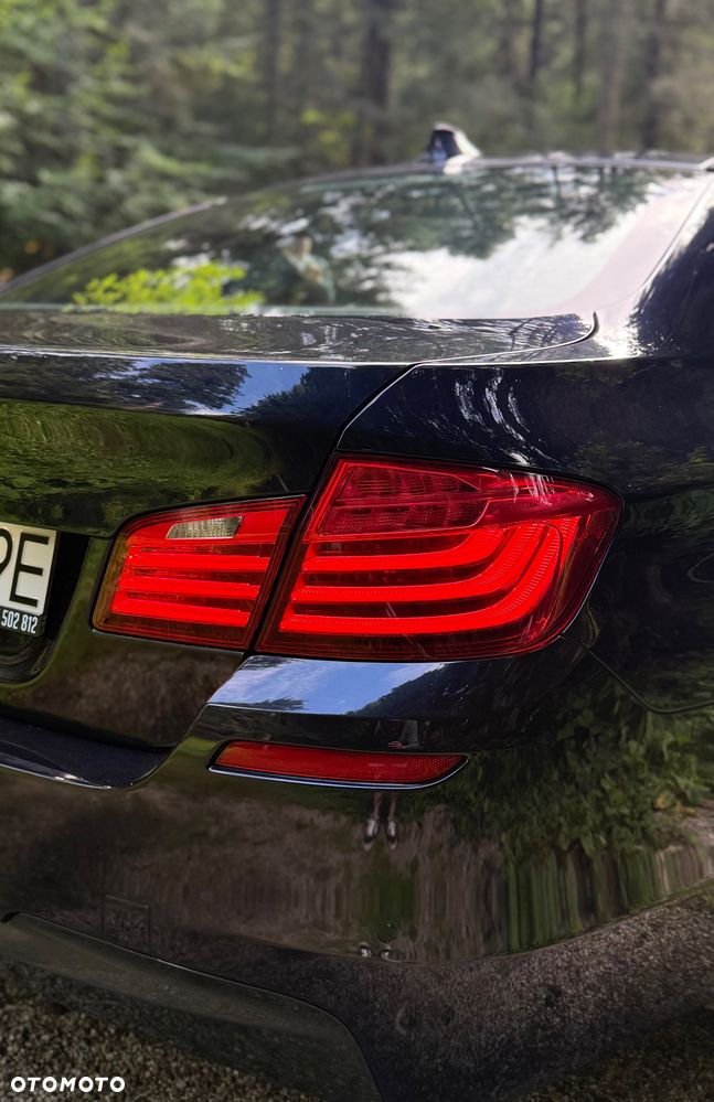 BMW Seria 5 525d xDrive - 16
