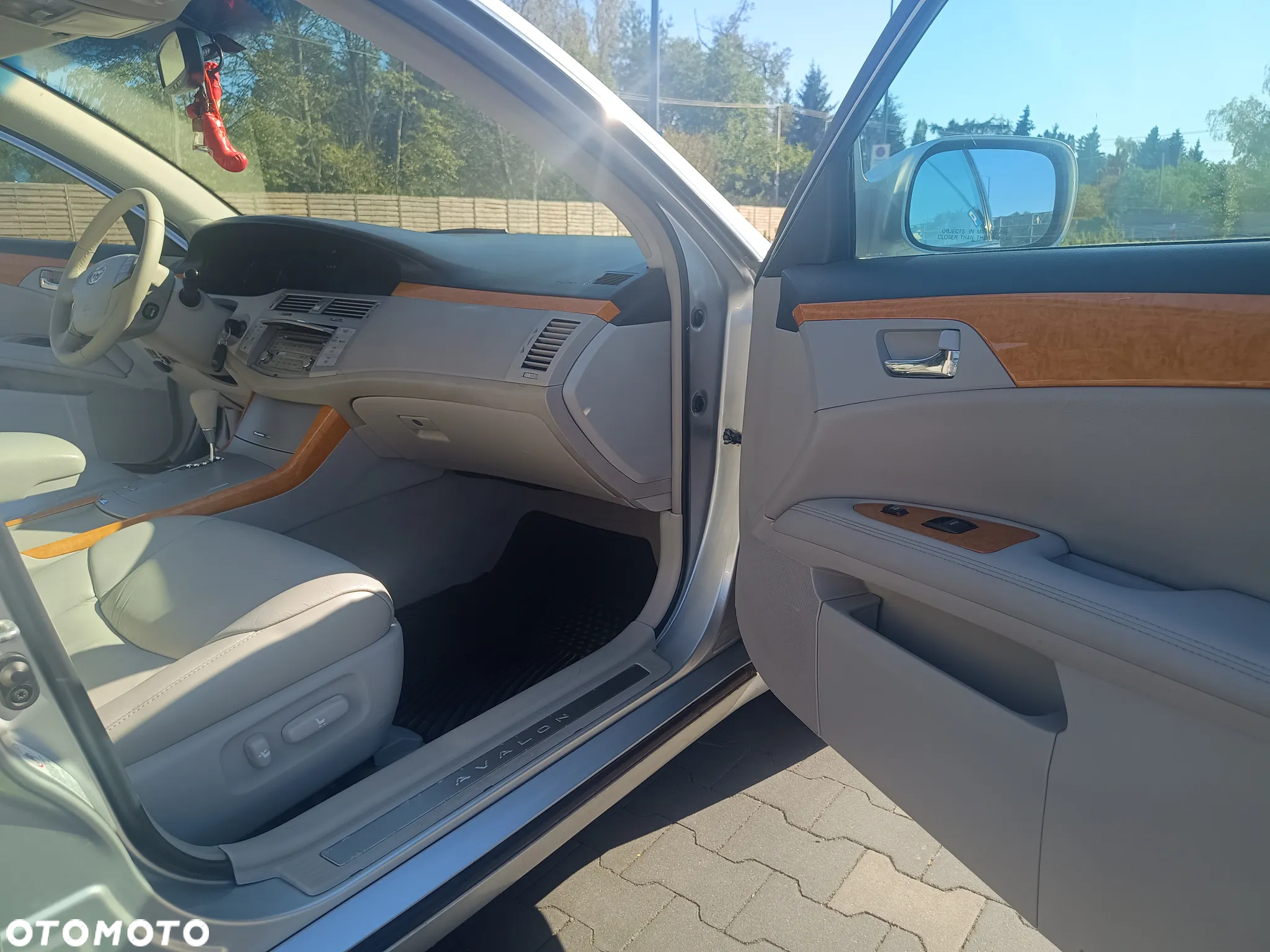 Toyota Avalon - 24