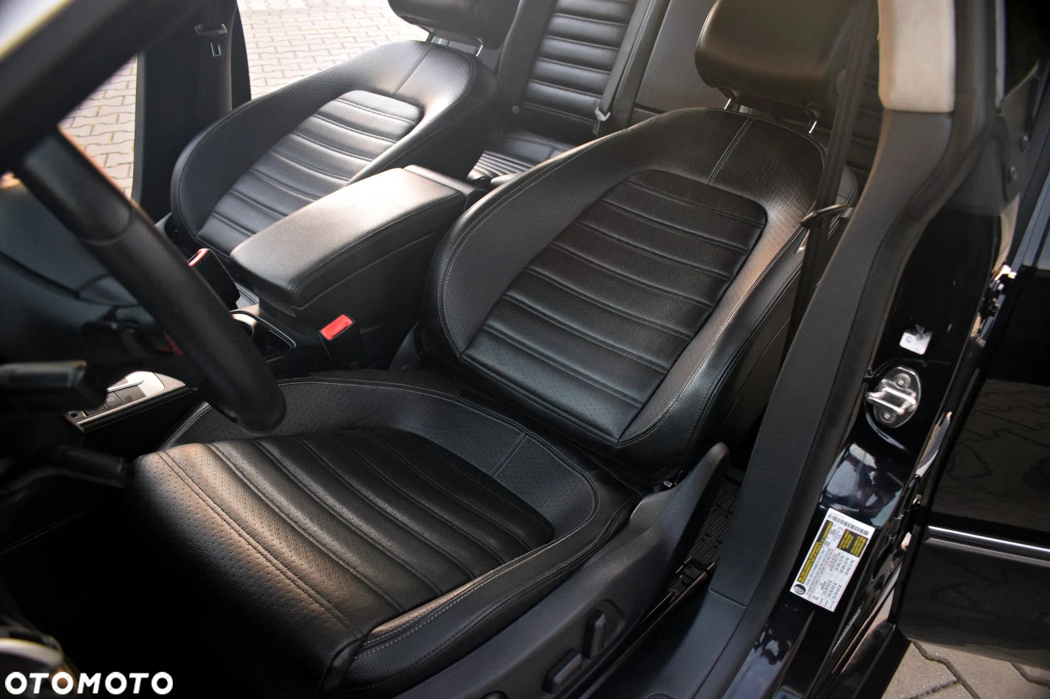 Volkswagen Passat CC - 37