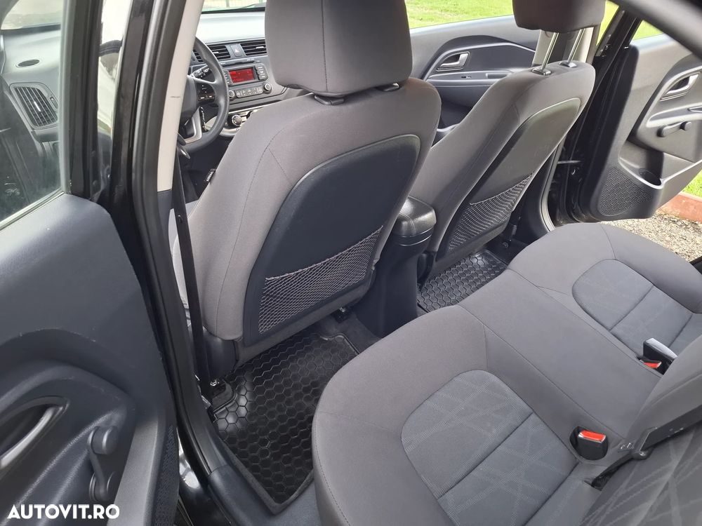 Kia Rio 1.1 CRDI Attract - 6