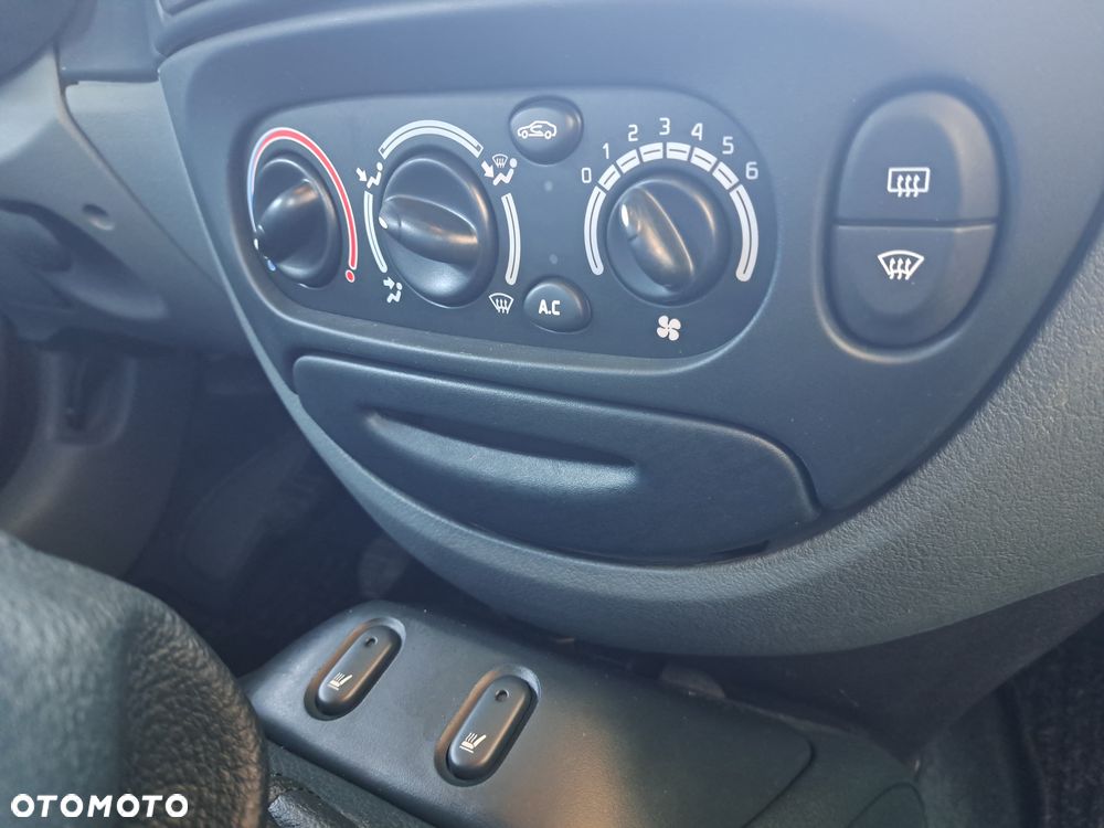 Renault Megane 2.0 RT - 25