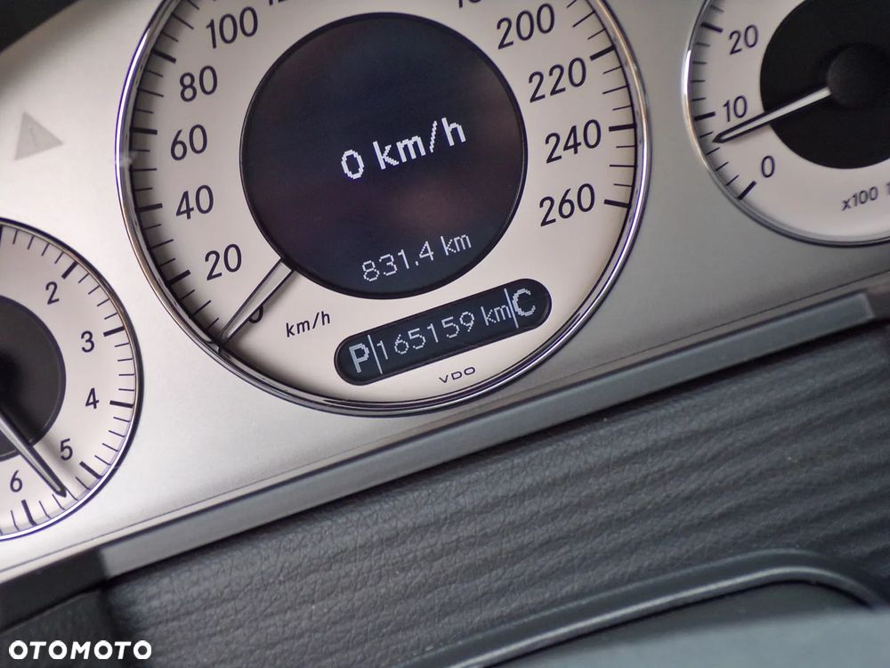 Mercedes-Benz Klasa E 500 T 4Matic Automatik Avantgarde - 19