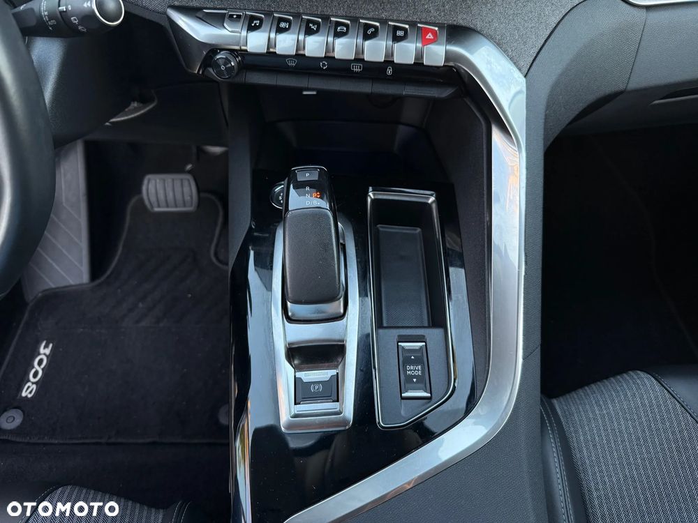 Peugeot 3008 1.6 PureTech Hybrid PHEV Allure Pack S&S EAT8 - 22