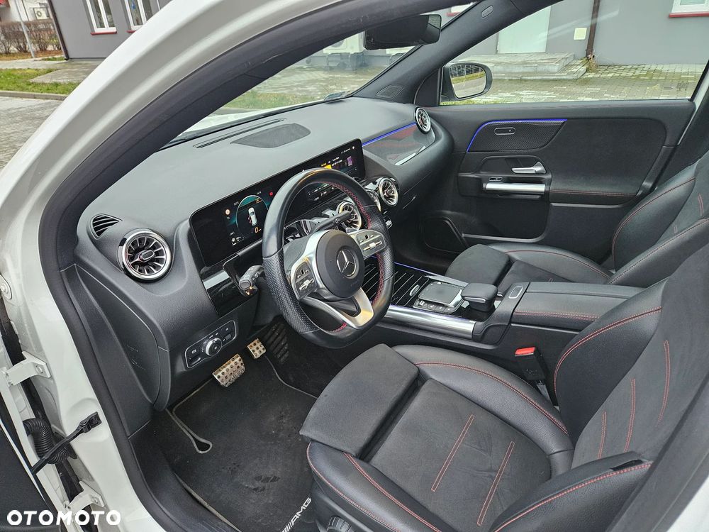 Mercedes-Benz GLA 200 AMG Line - 14