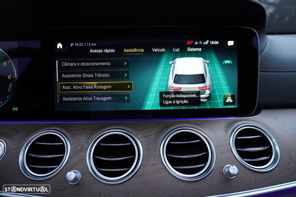 Mercedes-Benz E 300 de 4Matic 9G-TRONIC AMG Line - 32