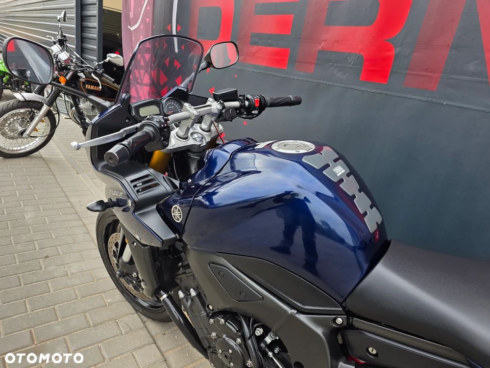 Yamaha FZ - 22