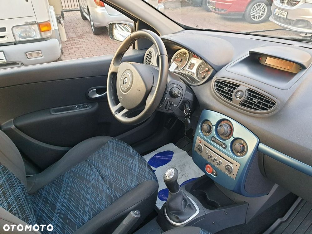 Renault Clio 1.2 16V 75 Expression - 23