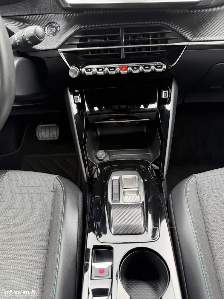 Peugeot e-2008 Allure - 21