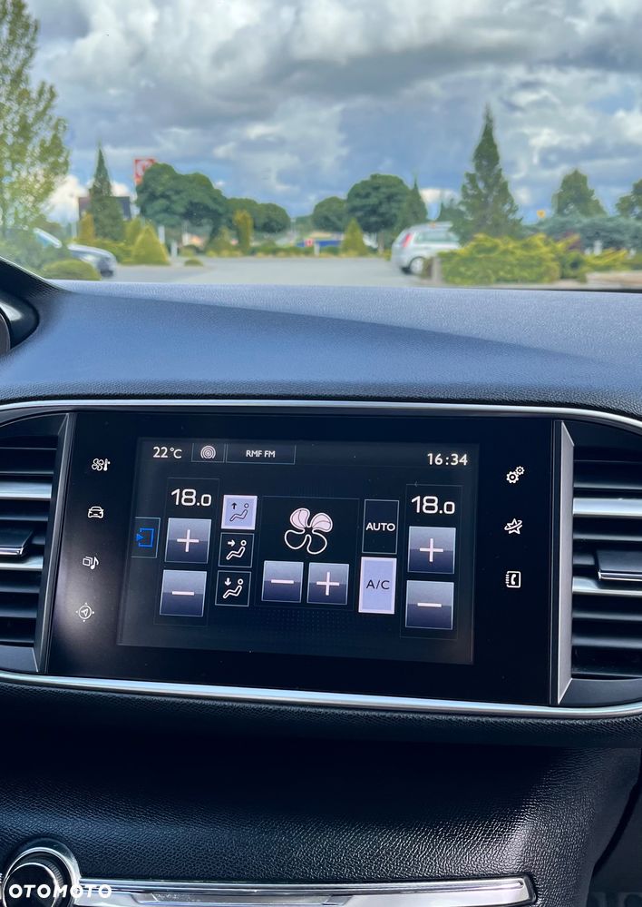 Peugeot 308 1.6 e-HDi Allure S&S - 12