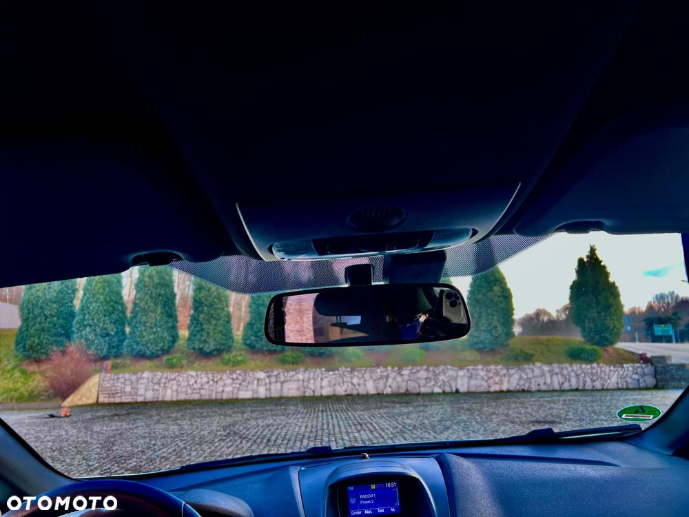 Ford Fiesta 1.0 EcoBoost S&S ST-LINE - 25