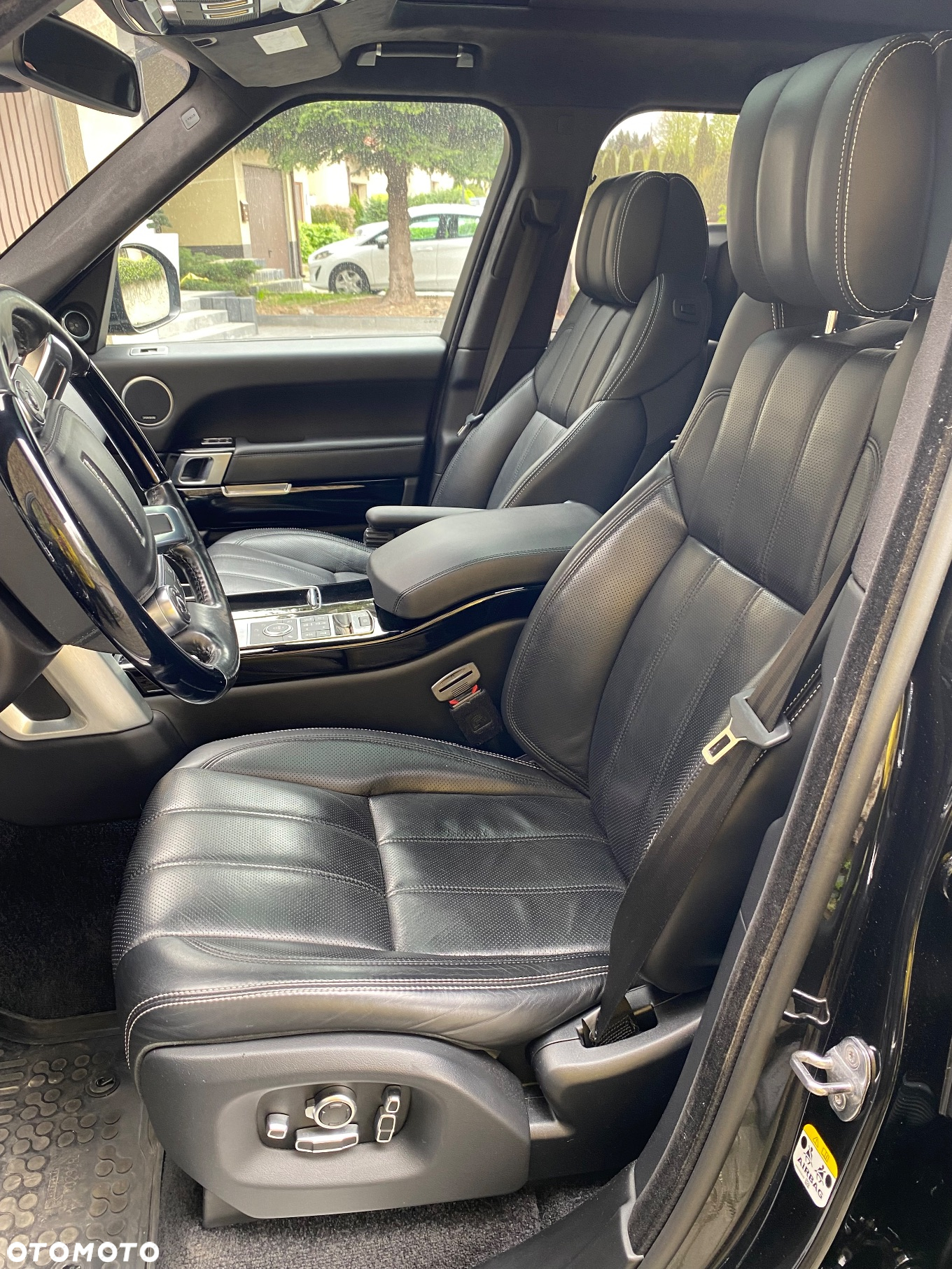 Land Rover Range Rover 4.4SD V8 AB Black - 13