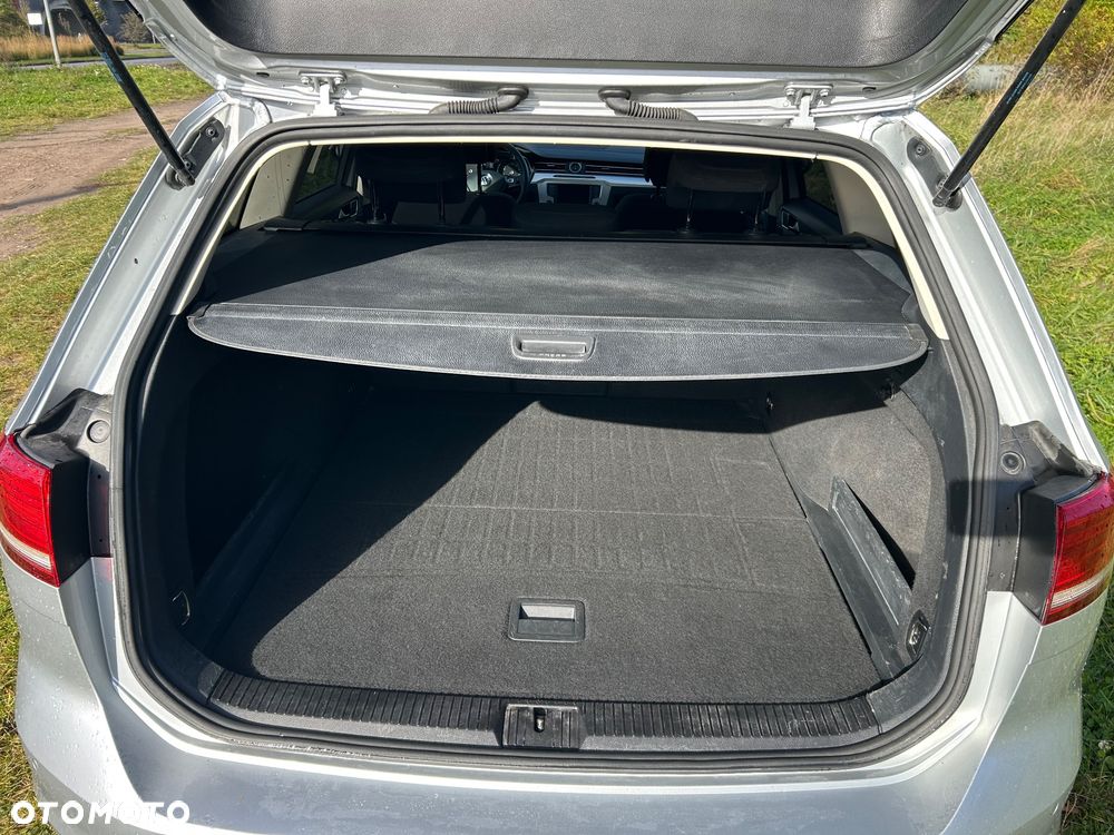 Volkswagen Passat - 9