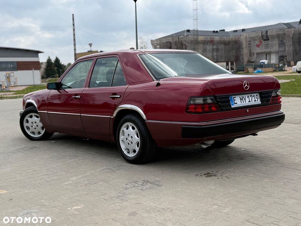 Mercedes-Benz W124 (1984-1993) - 26