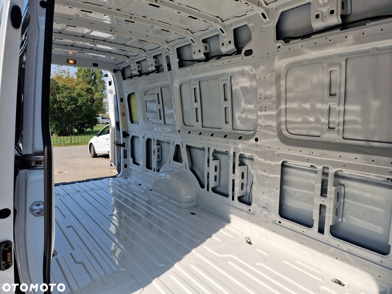 Volkswagen Crafter 2.0 TDI Manual - 12