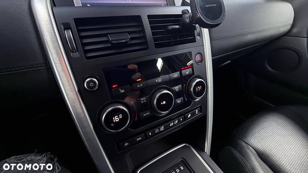 Land Rover Discovery Sport TD4 HSE Luxury - 26