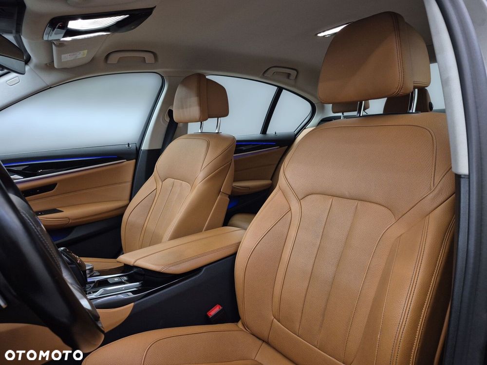 BMW Seria 5 520d xDrive Luxury Line sport - 13