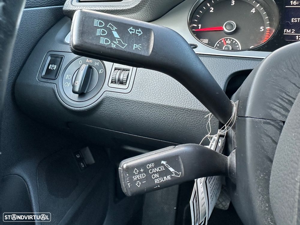 VW Passat 1.6 TDI Confortline - 28