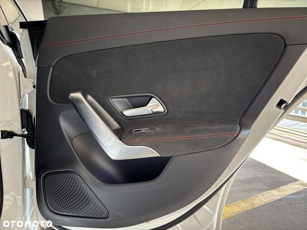 Mercedes-Benz CLA - 22