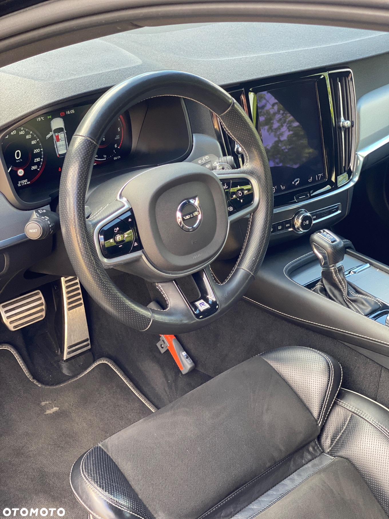 Volvo V90 D3 R-Design - 6