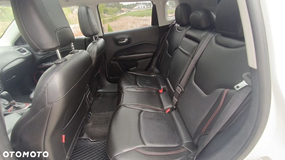 Jeep Compass - 16