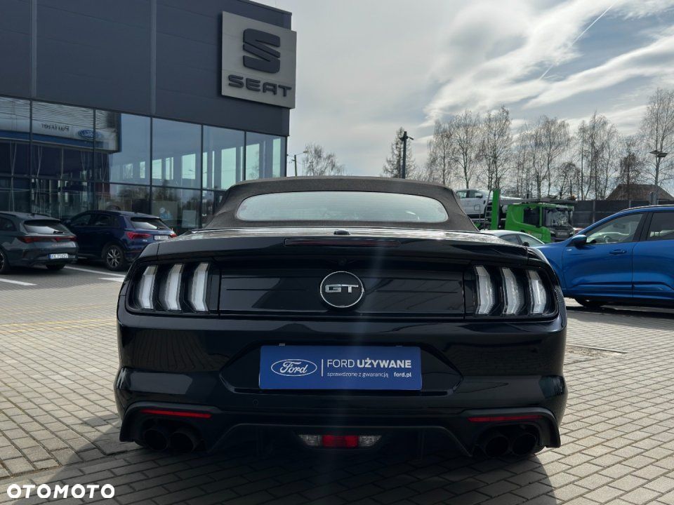 Ford Mustang - 8