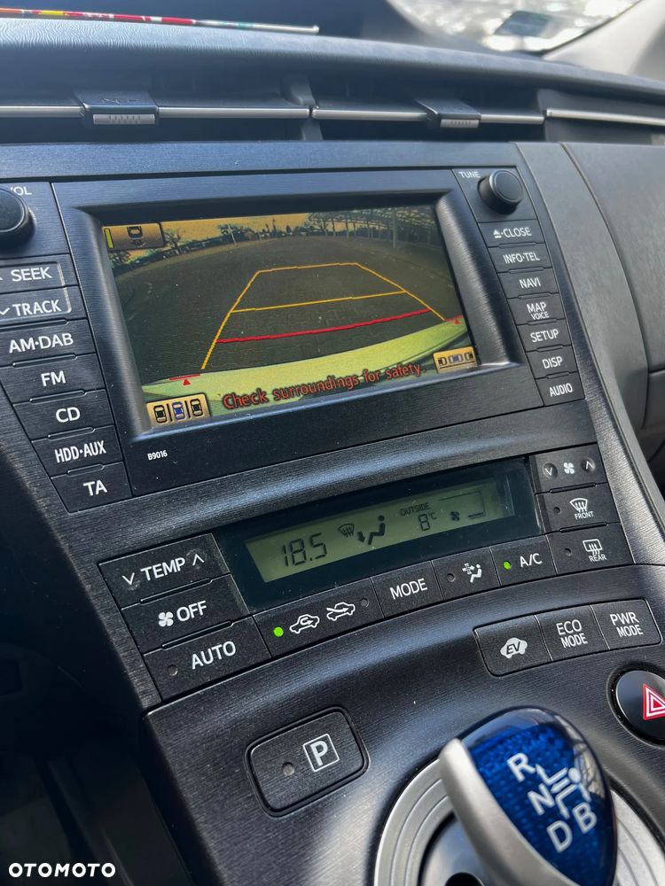 Toyota Prius (Hybrid) Executive - 16