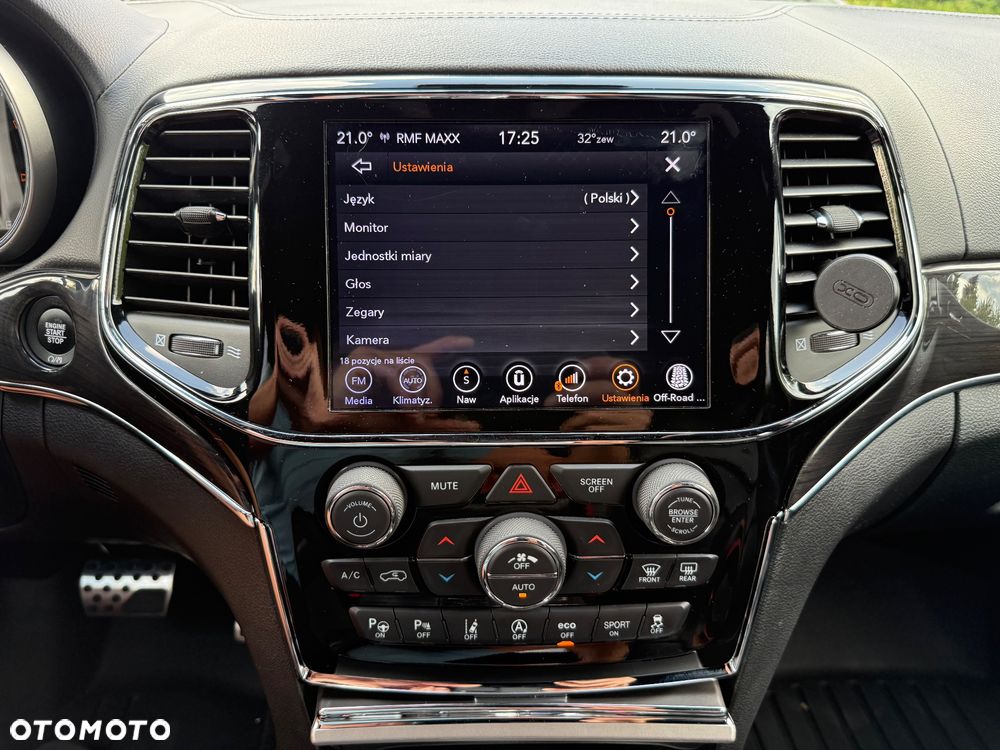 Jeep Grand Cherokee - 21