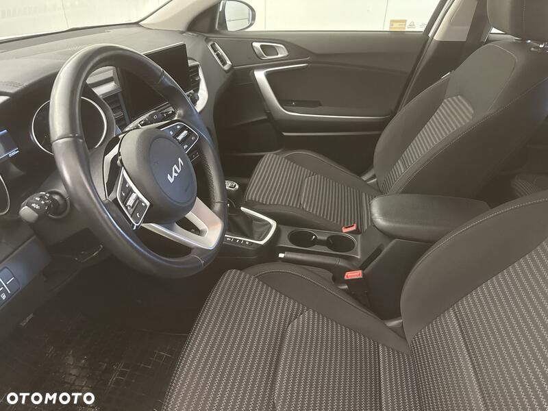 Kia Ceed 1.5 T-GDI M - 11