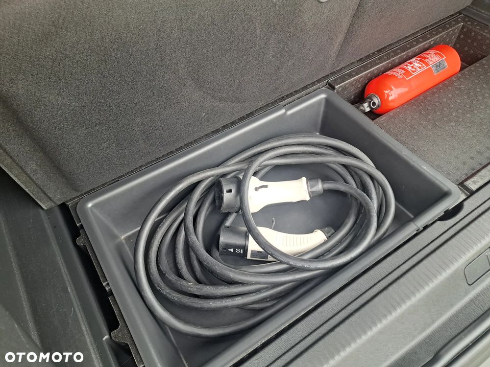 Peugeot 3008 1.6 PureTech Hybrid PHEV Allure Pack S&S EAT8 - 27
