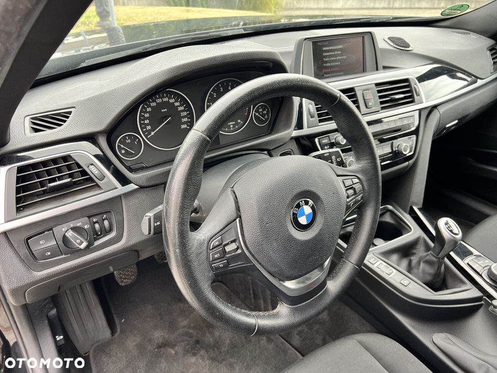 BMW Seria 3 320i Advantage - 19