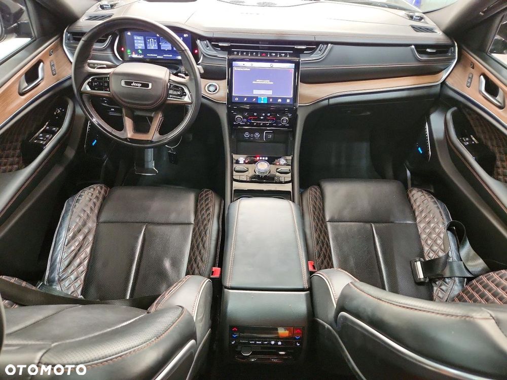 Jeep Grand Cherokee - 8