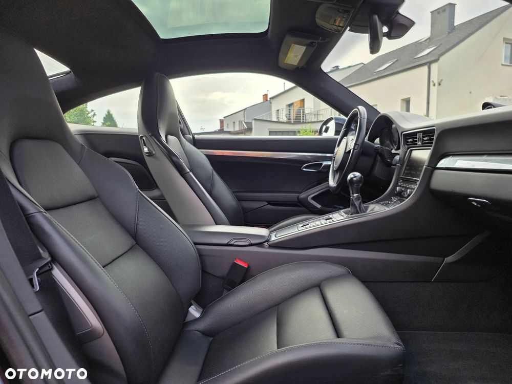 Porsche 911 Carrera 4S - 8
