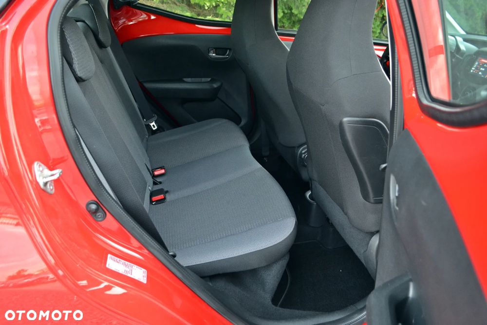 Toyota Aygo x.shift x-play connect - 24